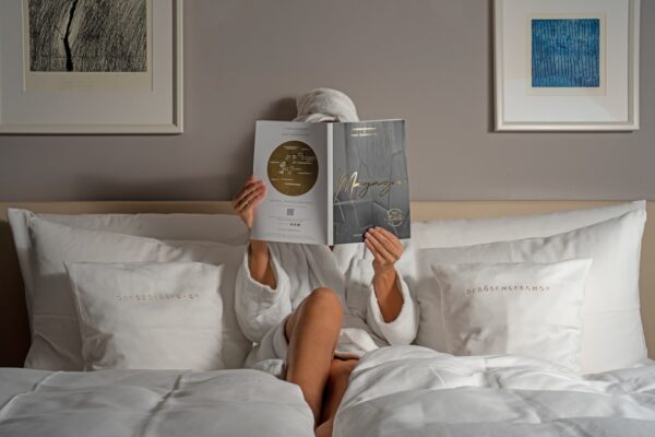 Social media marketing for hotels online community